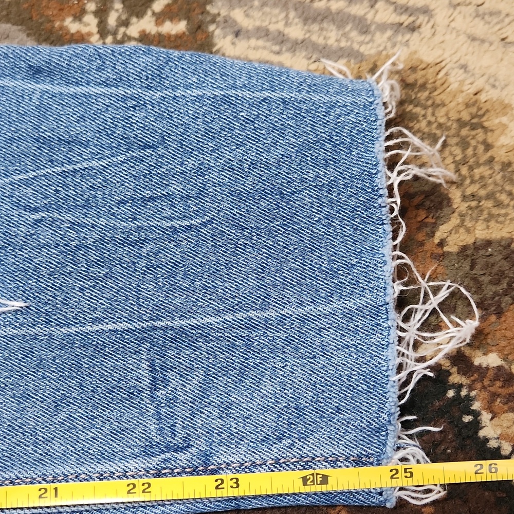 Hollister Two-Tone Blue Cropped Jeans - Picture 9 of 10
